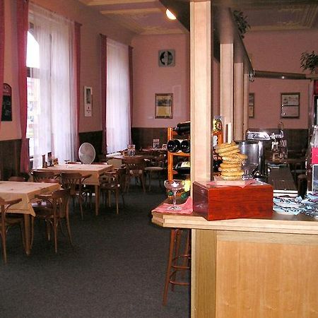 Hotel Dvorak Chrast (Chrudim) Bagian luar foto