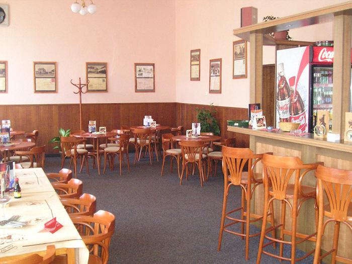 Hotel Dvorak Chrast (Chrudim) Bagian luar foto