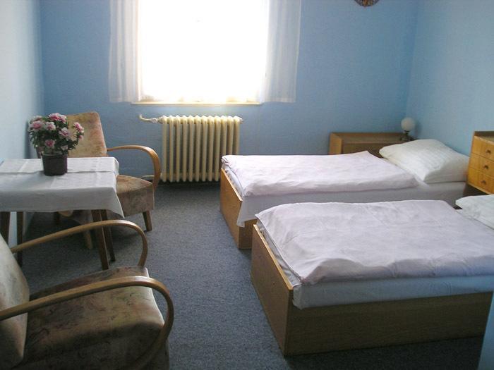 Hotel Dvorak Chrast (Chrudim) Bagian luar foto