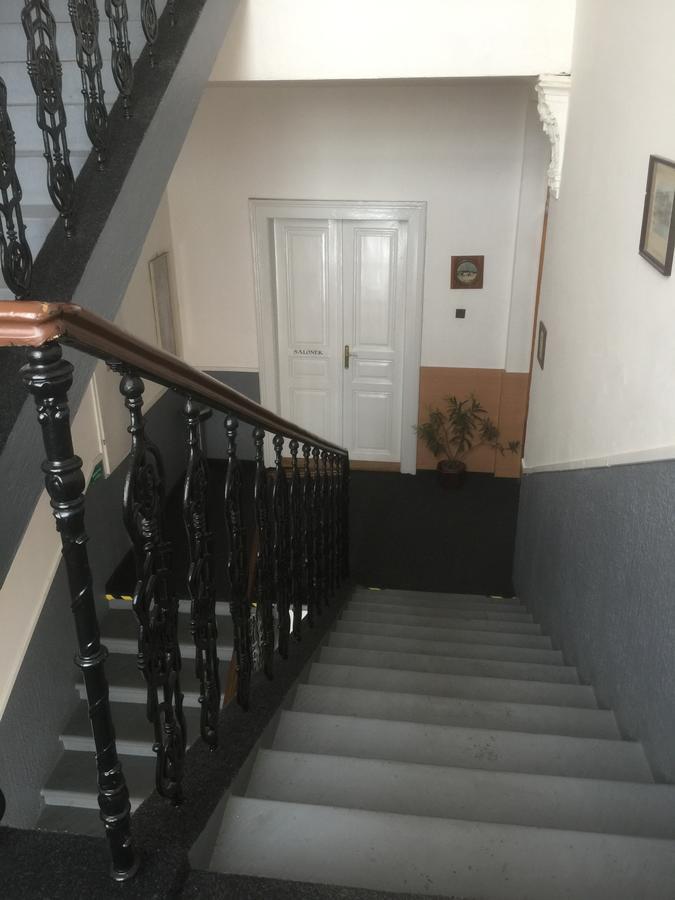 Hotel Dvorak Chrast (Chrudim) Bagian luar foto