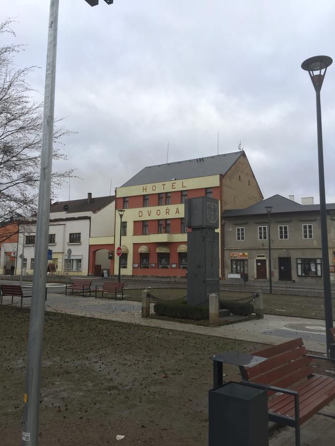 Hotel Dvorak Chrast (Chrudim) Bagian luar foto