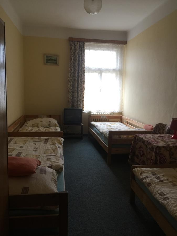 Hotel Dvorak Chrast (Chrudim) Bagian luar foto