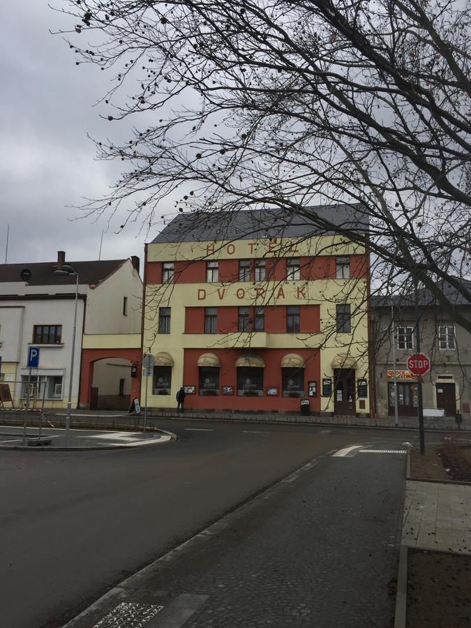 Hotel Dvorak Chrast (Chrudim) Bagian luar foto