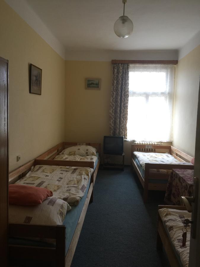 Hotel Dvorak Chrast (Chrudim) Bagian luar foto