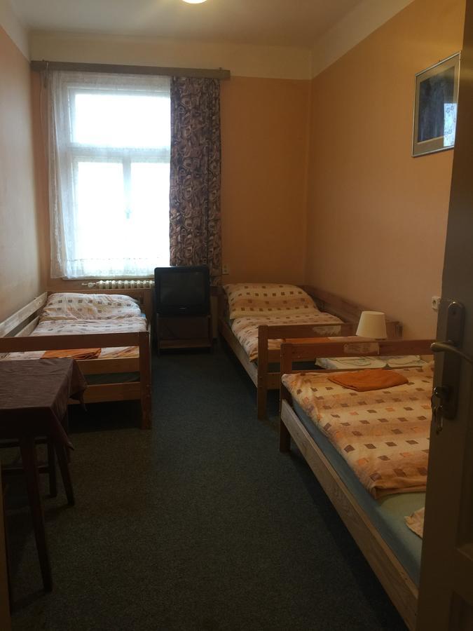 Hotel Dvorak Chrast (Chrudim) Bagian luar foto