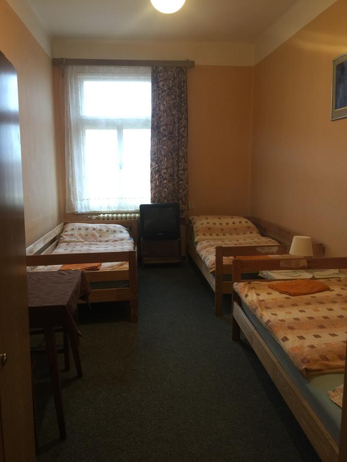 Hotel Dvorak Chrast (Chrudim) Bagian luar foto